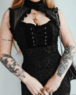 Robe KILLSTAR 'Lady Anti-Christ' 9 Robe KILLSTAR 'Lady Anti-Christ' -Cosplay 263871262 973487626846372 3038369132402870918 n 900