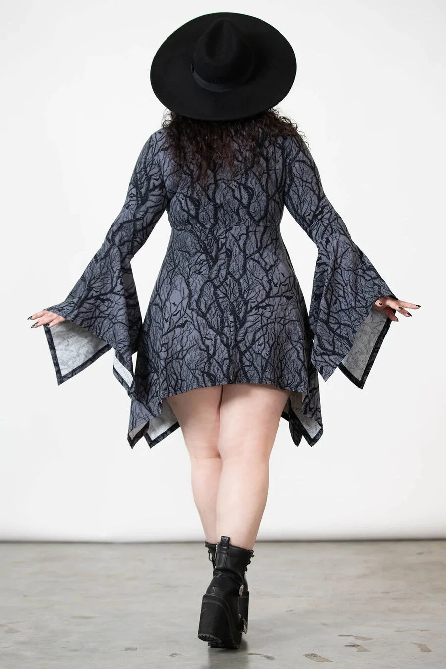 Robe KILLSTAR 'Divine Touch' 5 Robe KILLSTAR 'Divine Touch' – Image 3